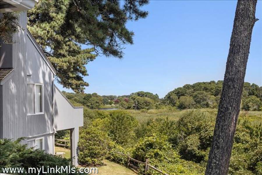 40 Hidden Cove Road 15 Oak Bluffs