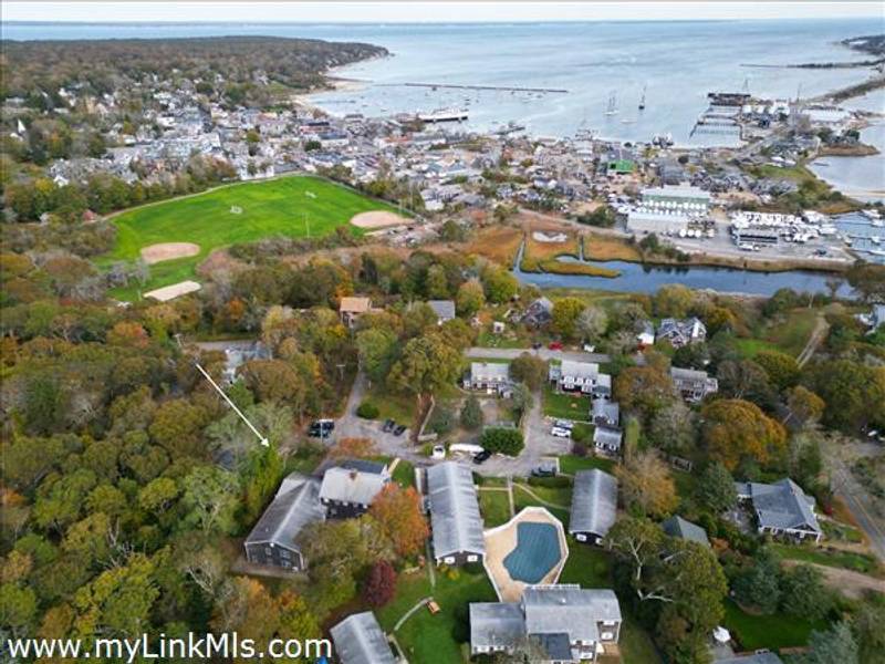 11 Macs Lane  Vineyard Haven