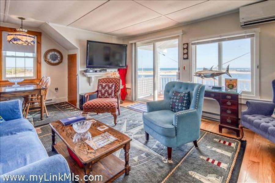 47 East Chop Drive Unit 3 Oak Bluffs