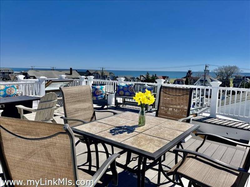 37 Circuit Avenue 4 5 Oak Bluffs