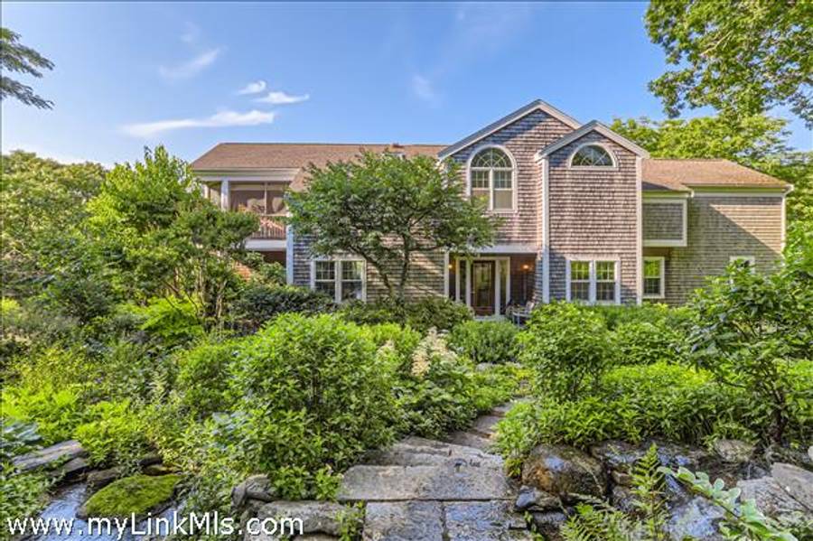 49 Gosnolds Way  Chilmark