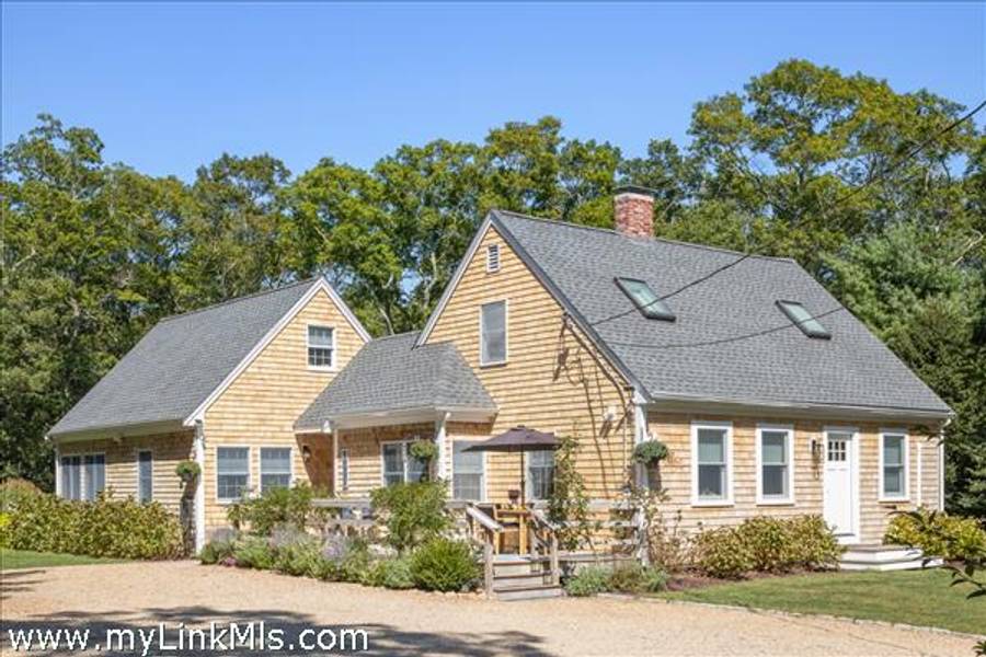 97 Snake Hollow   Vineyard Haven