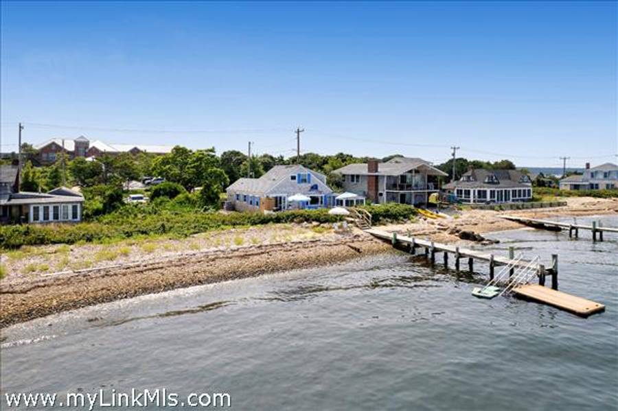 17 Beach Road  Oak Bluffs