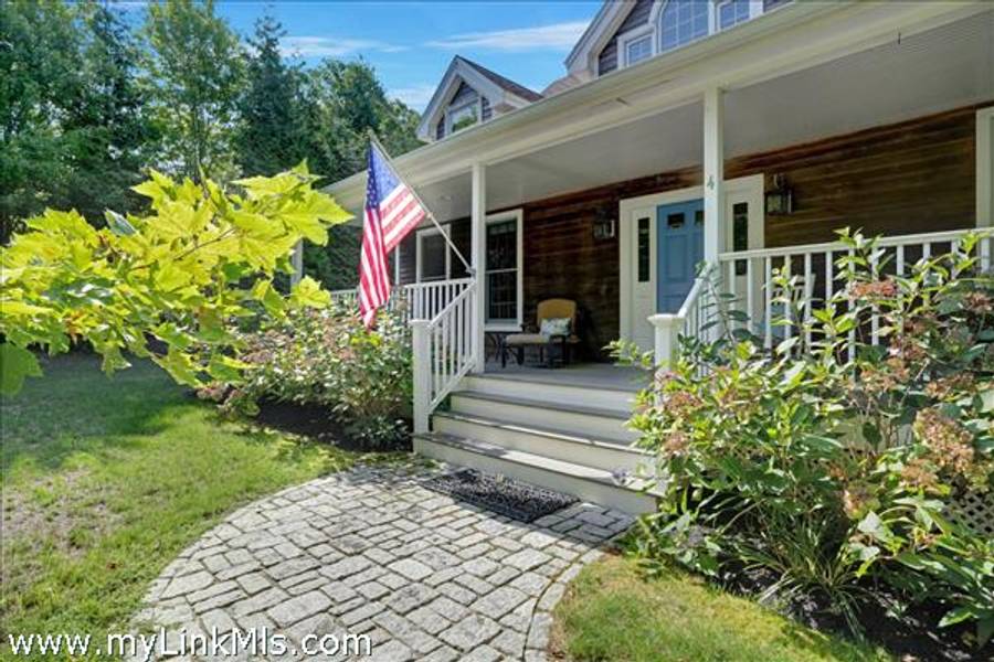 4 High Meadow Lane  Oak Bluffs