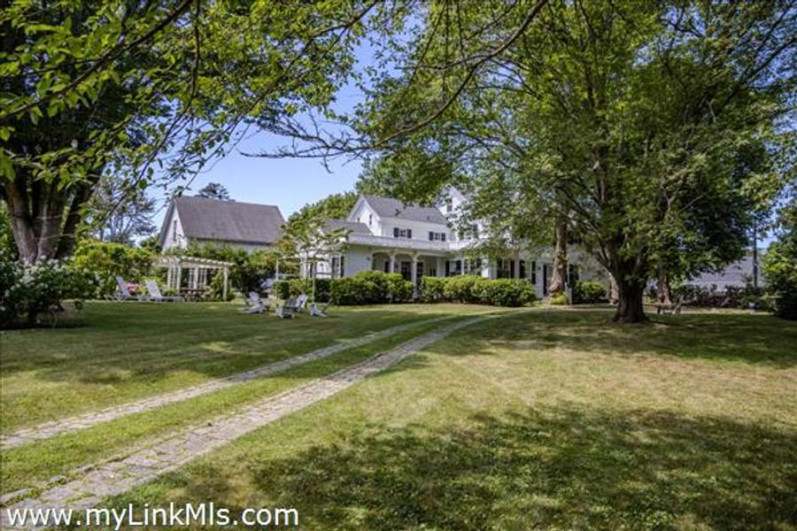 70 Spring Street  Vineyard Haven