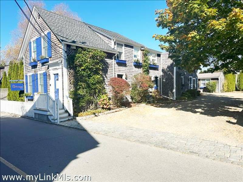 25 Simpsons Lane  Edgartown