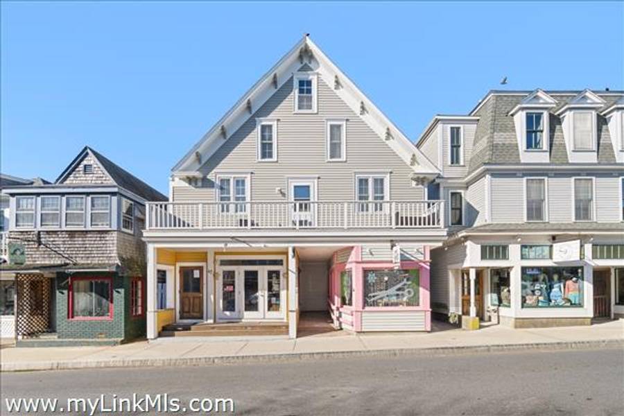 47 Circuit Avenue 1A Oak Bluffs