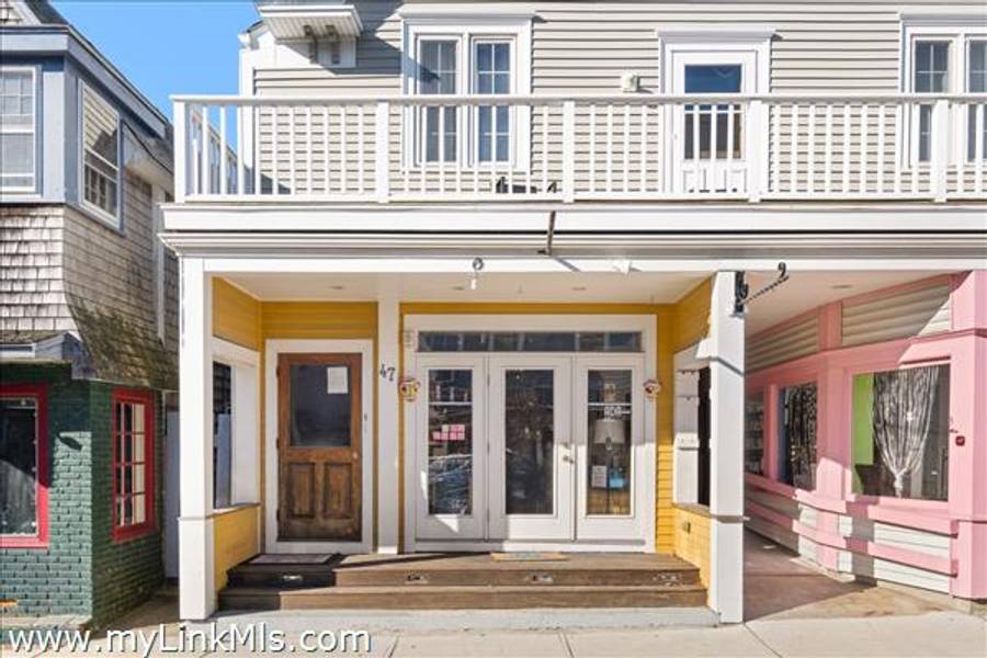 47- Circuit Avenue 1B Oak Bluffs