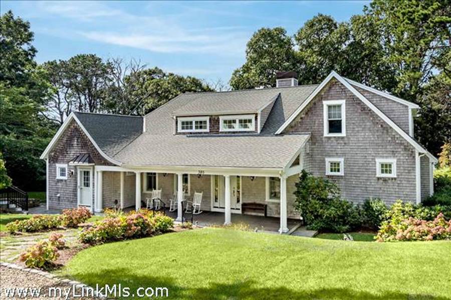 385 Barnes Road  Oak Bluffs