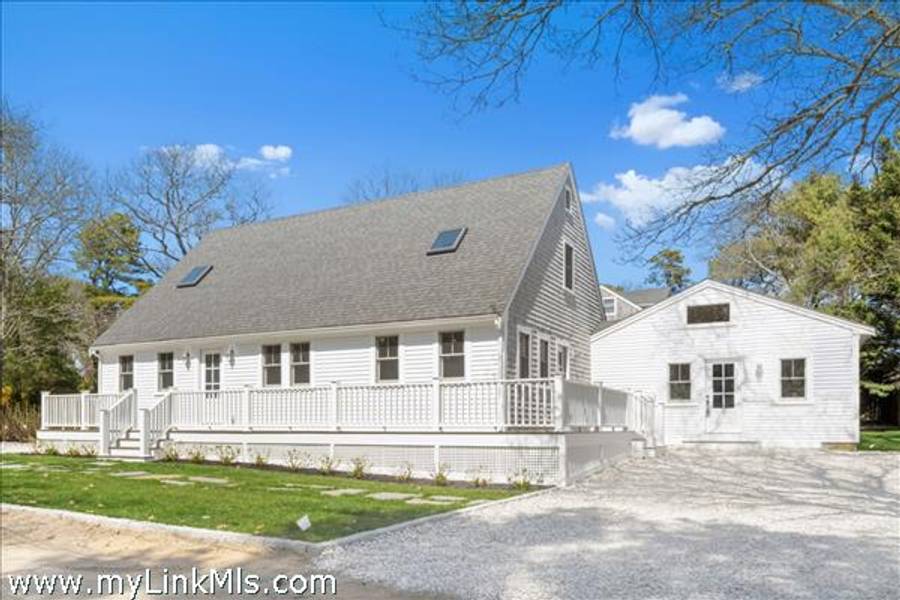 71 Netock Avenue  Oak Bluffs